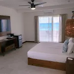 The Mint Resort Isla Mujeres